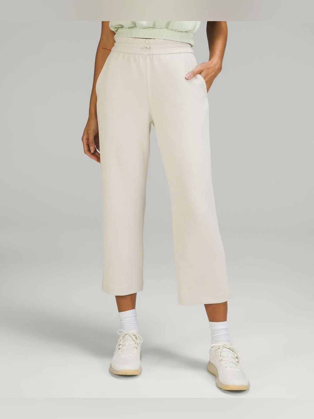 Lululemon Wide-Leg Capri Pants in off white, Size 2